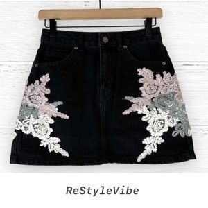 TOPSHOP MOTO Women’s Size 2 Denim Jean Skirt Mini Style Lace Accent